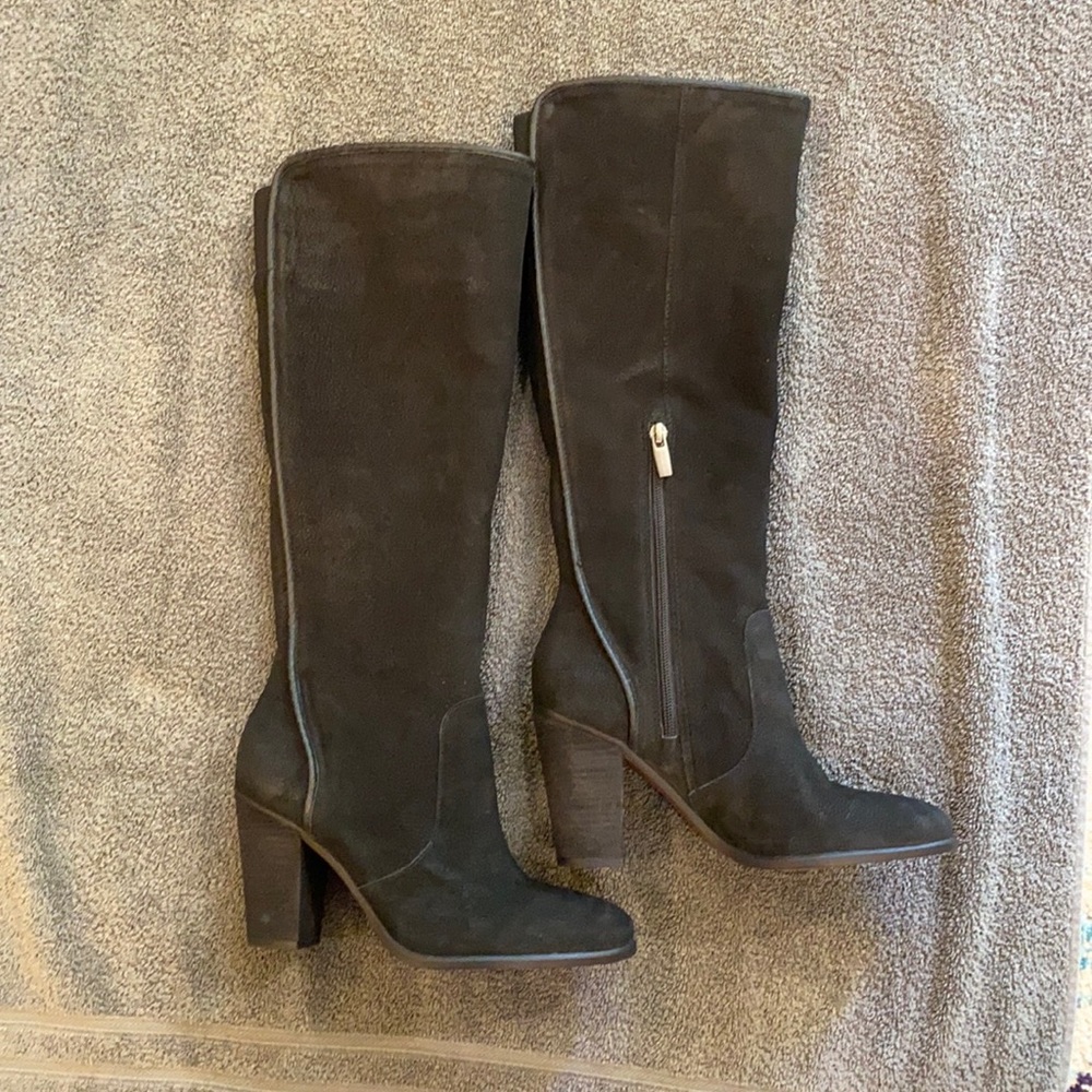 Black suede women size 7 vince camuto boots NWOT
